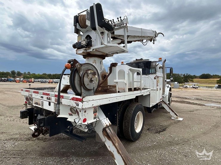 2018-freightliner-m2-106-image-3