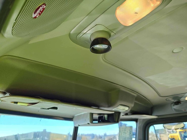2020-peterbilt-367-image-40