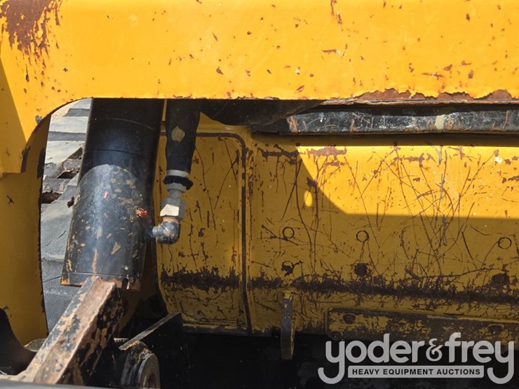 2023-caterpillar-259d3-image-21