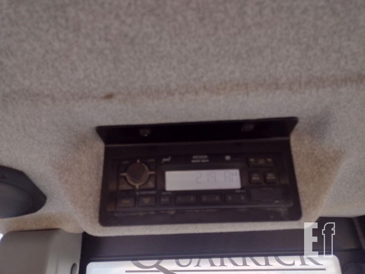 2011-new-holland-t5070-image-11