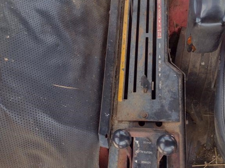 massey-ferguson-1085-image-10