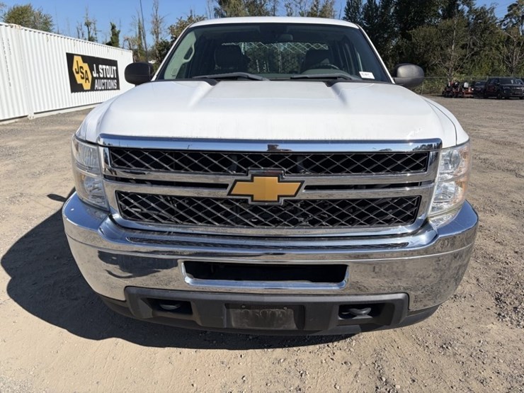 2013-chevrolet-silverado-2500-image-8
