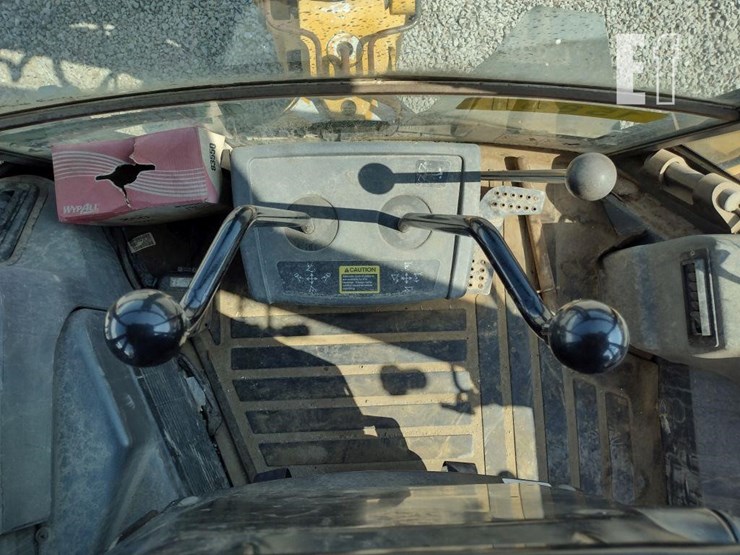 2010-deere-310sj-image-10