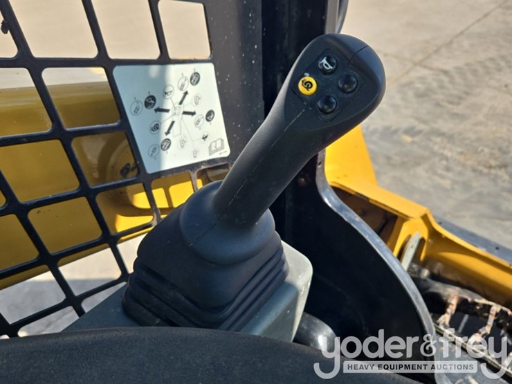 2023-caterpillar-259d3-image-46