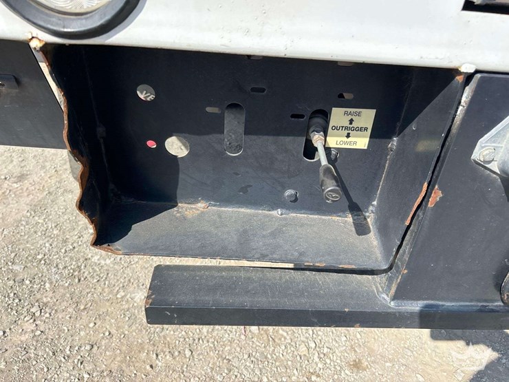 2017-ford-f550-image-25