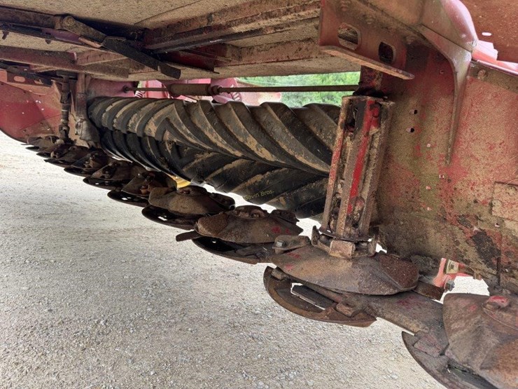 new-holland-1431-image-12