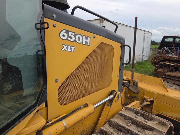 2004-deere-650h-xlt-image-19