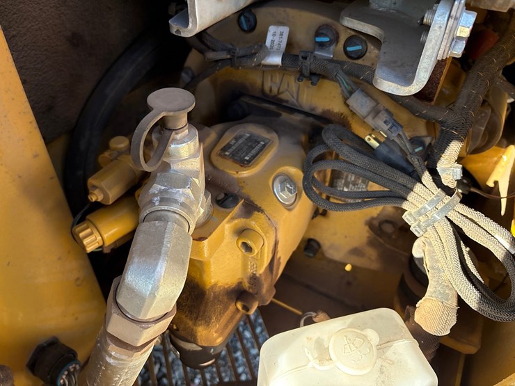 2020-caterpillar-306cr-image-48