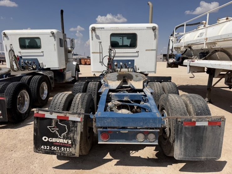 2013-peterbilt-367-image-7