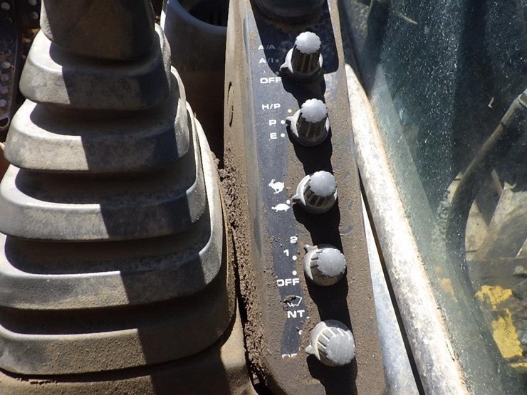deere-330c-lc-image-41