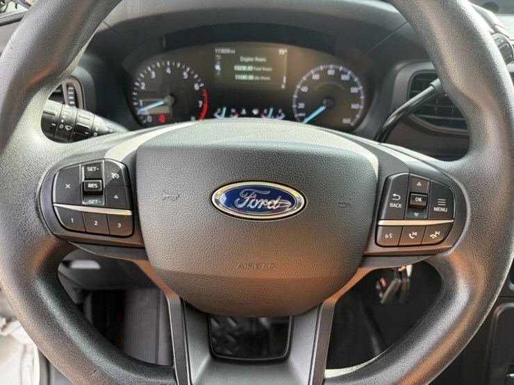 2020-ford-explorer-image-30