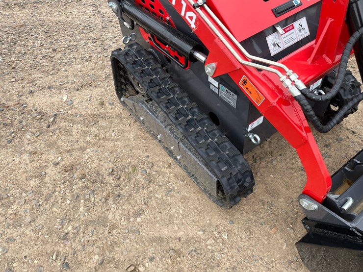 #5516-•-2026-agt-skid-steer-loader-image-7
