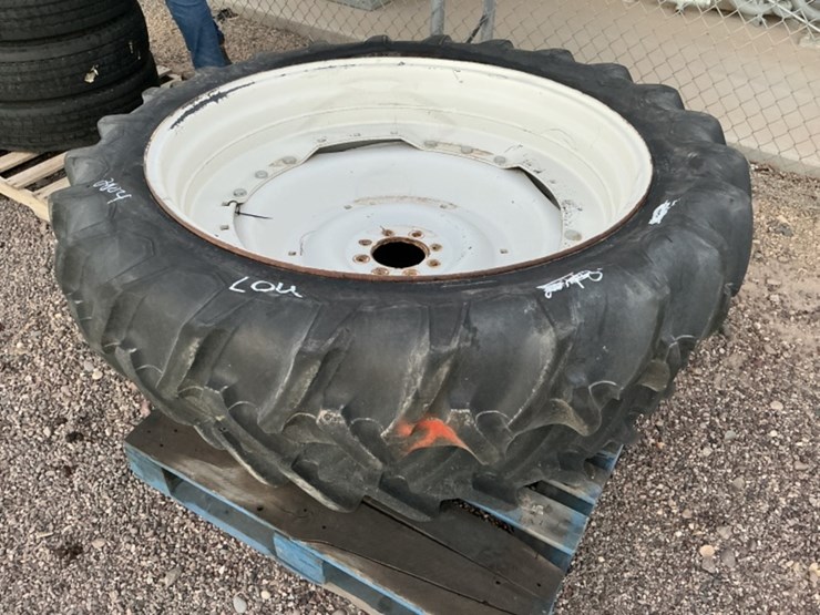 (2)-equipment-wheels-w/-tires-image-1