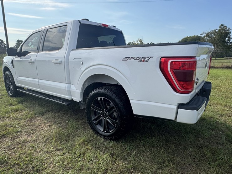 2022-ford-f150-xlt-image-7