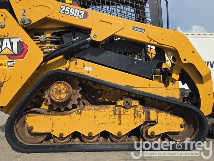 2023-caterpillar-259d3-image-12