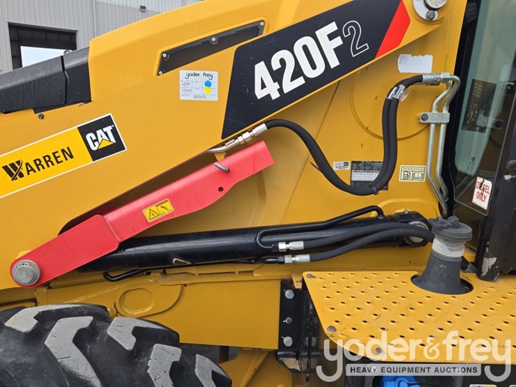 2019-caterpillar-420f2-image-19