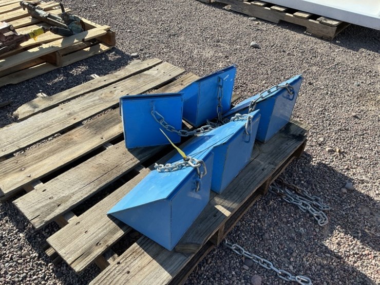 steel-wheel-chocks-image-2