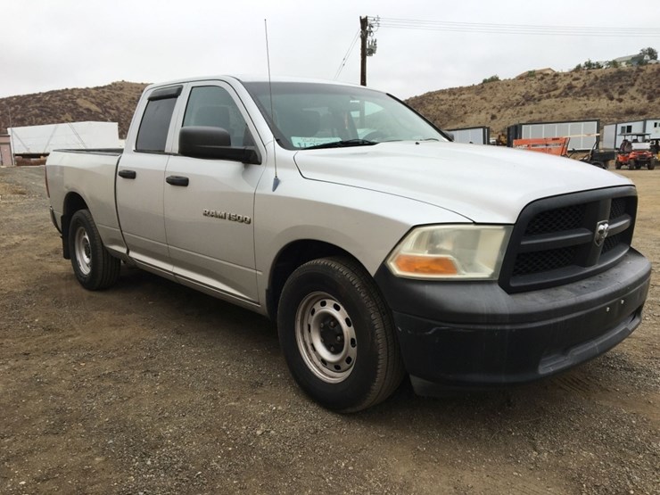 2012-dodge-1500-image-2