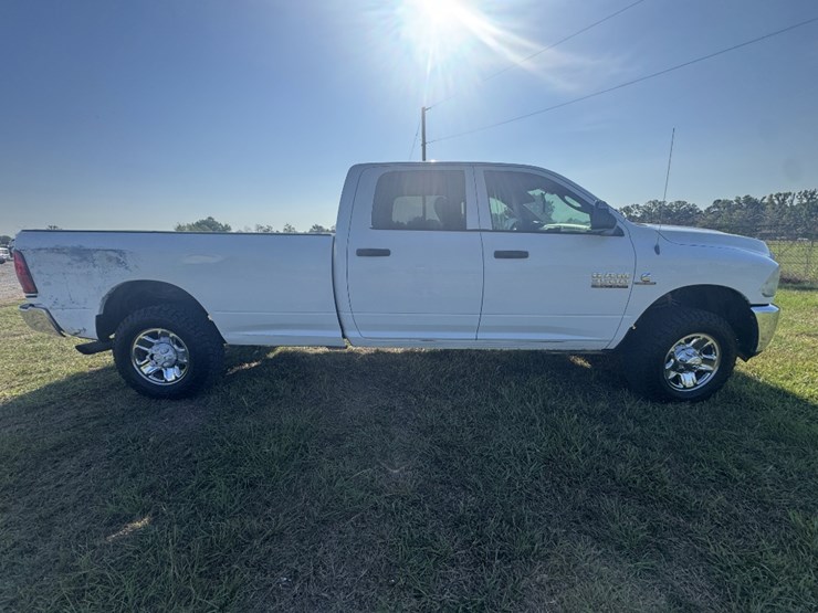 2013-dodge-3500hd-image-5