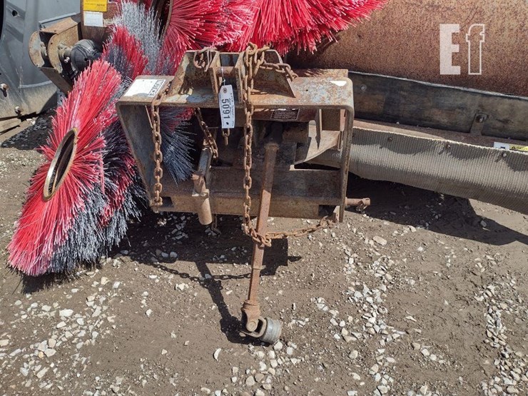 3-pth-sweepster-pto-road-broom-image-5