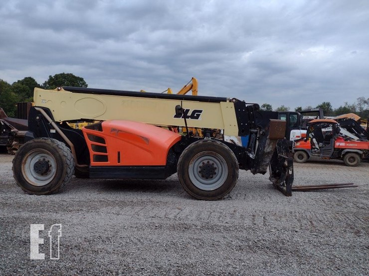 2017-jlg-1055-image-3