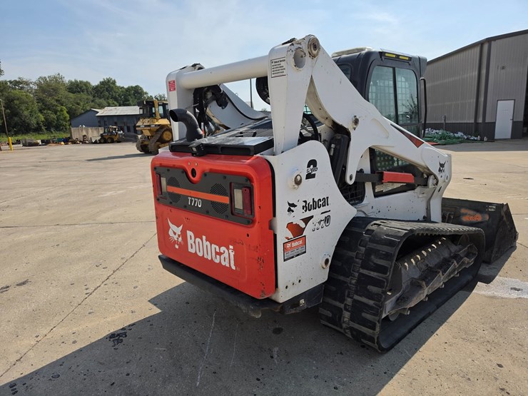 2022-bobcat-t770-image-6