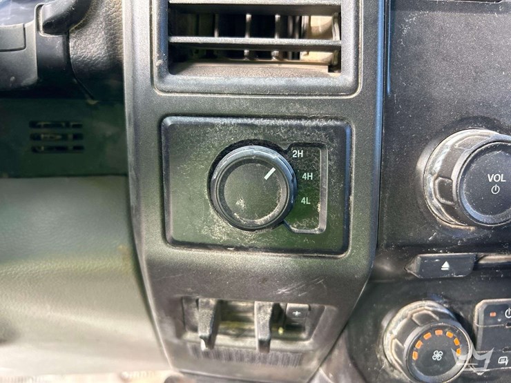 2018-ford-f350-image-17