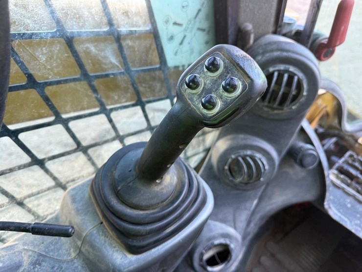 2014-caterpillar-262d-image-23
