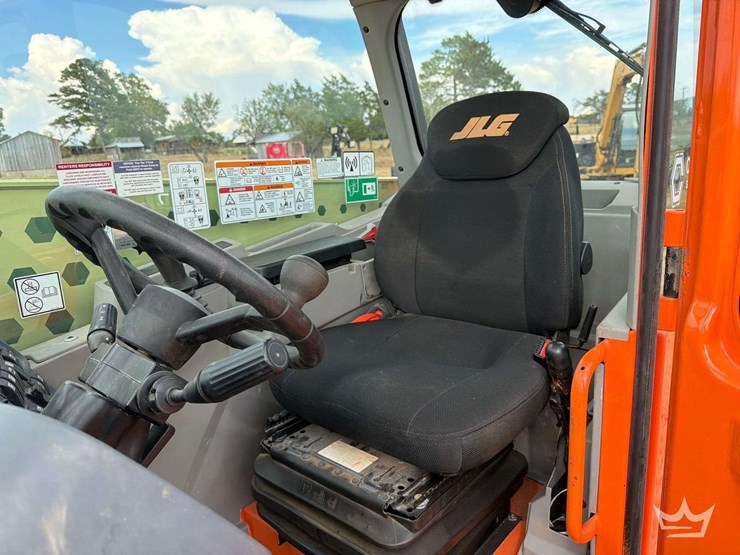 2023-jlg-ag925-8,000lbs-rough-terrain-telehandler-image-36