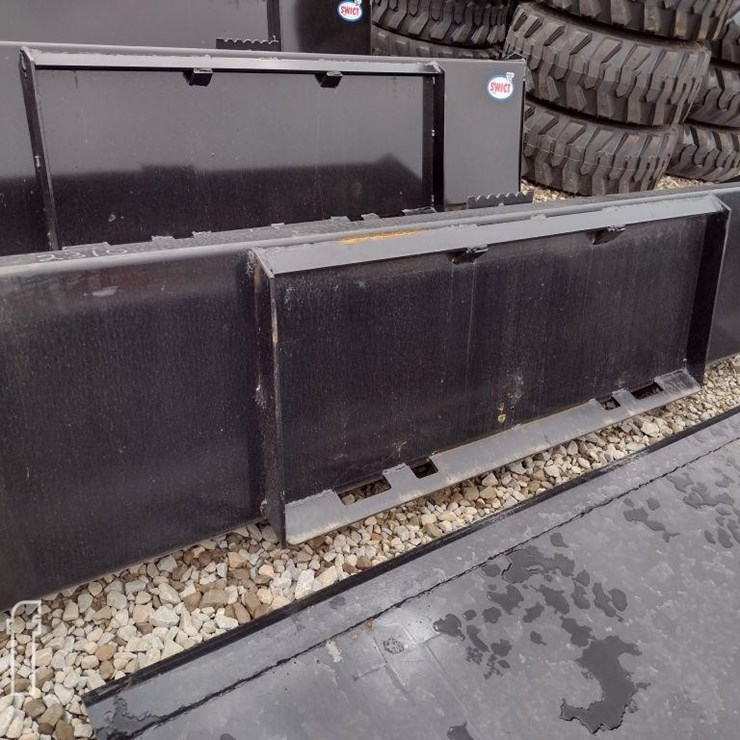78 IN SKID LOADER BUCKET