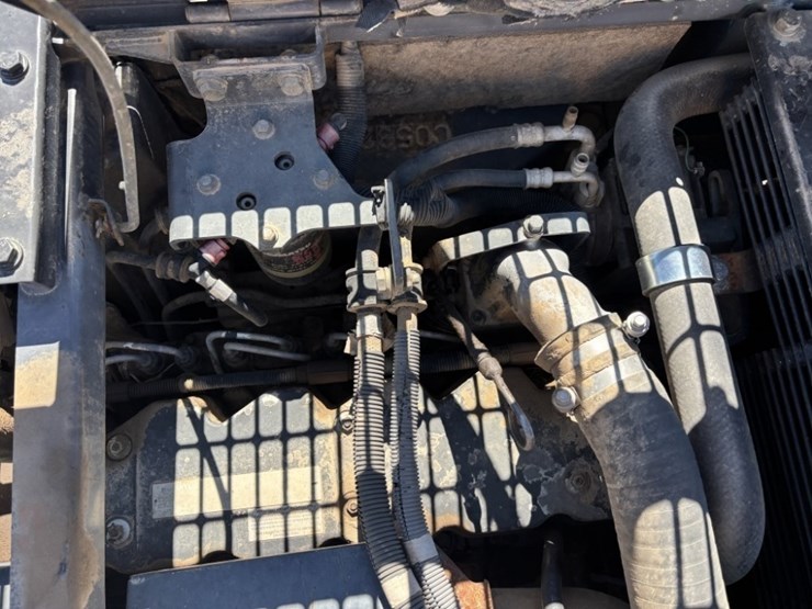 komatsu-pc228us-lc-3e0-image-27
