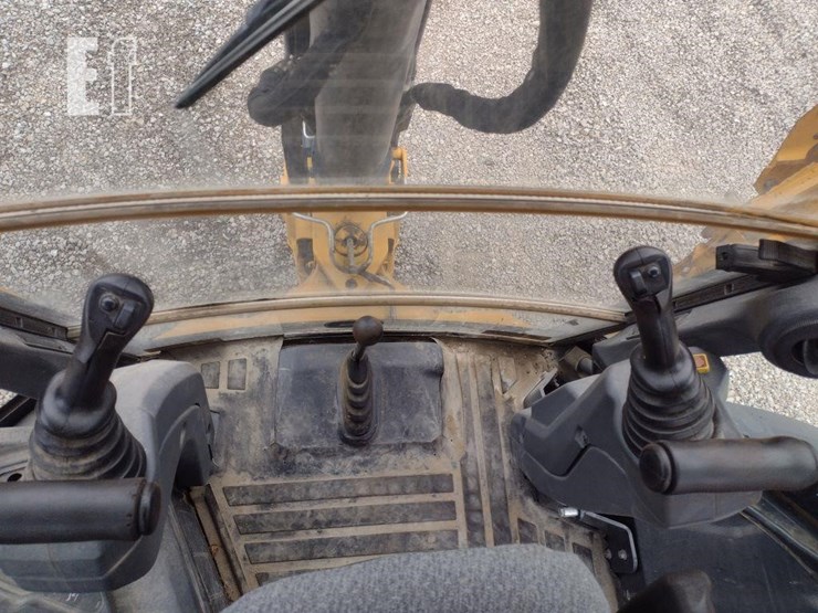 deere-410l-image-9