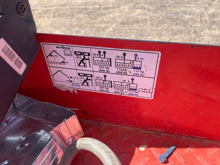 #1000-•-2020-skyjack-scissor-lift-image-16