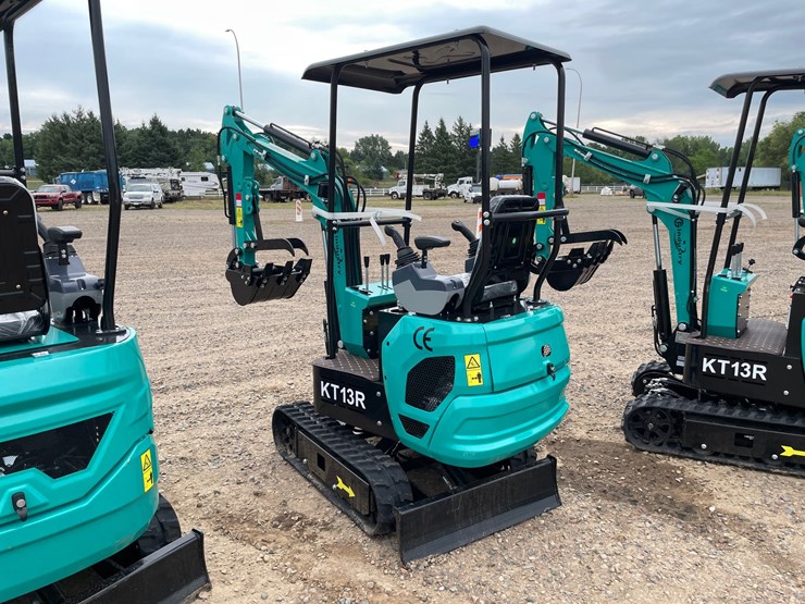 #5523-•-2026-cfg-kt13r-mini-excavator-image-3