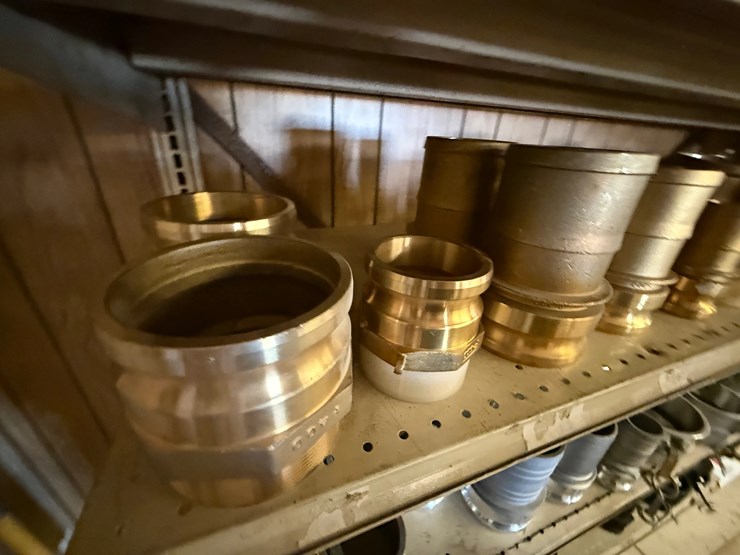 2nd-shelf-w/-(25+)-2”-thru-4”-camlock-brass-fittings-image-5