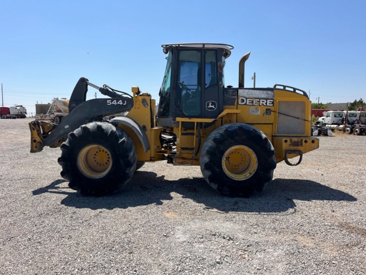 2010-deere-544j-image-8