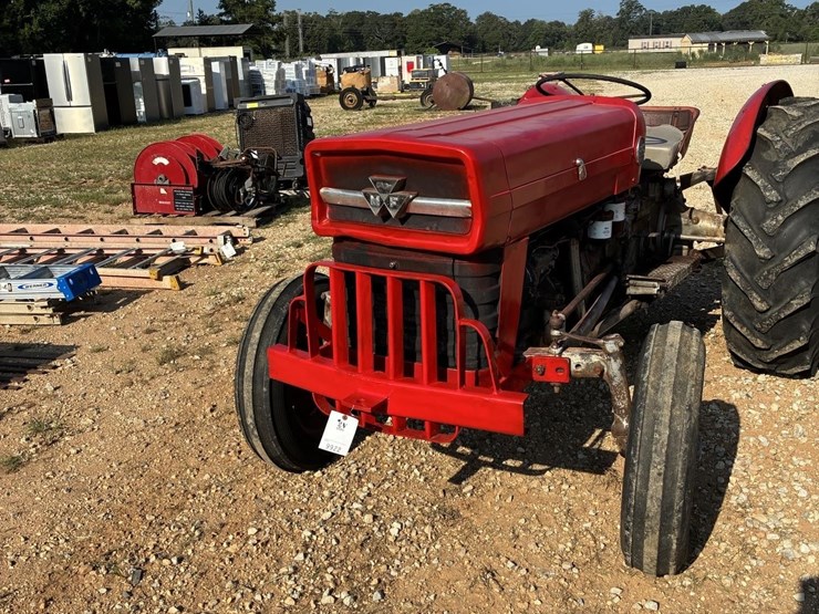 massey-ferguson-135-image-4