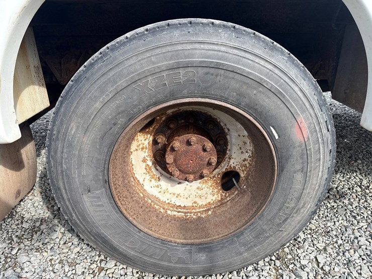 2008-international-durastar-4300-image-81