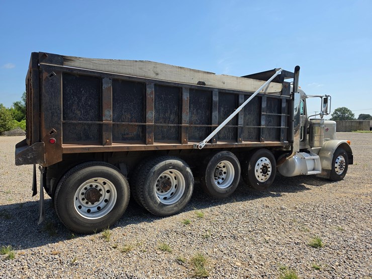 2005-peterbilt-379-image-9