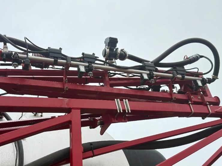 2024-case-ih-trident-5550-image-9