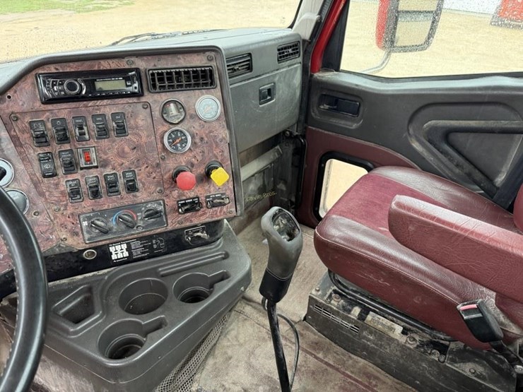 2000-international-9200-image-13