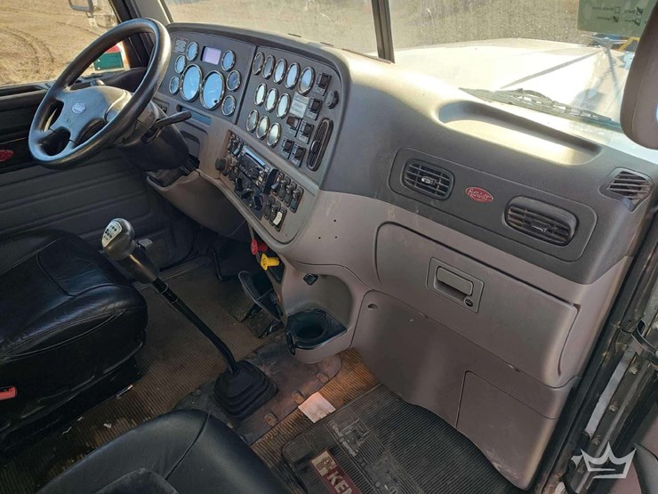 2020-peterbilt-367-image-52