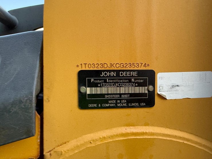 2012-deere-323d-image-26