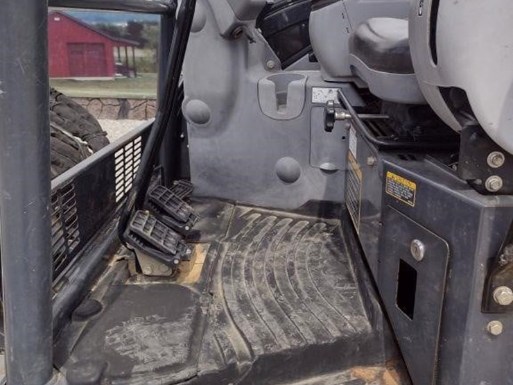 2021-deere-35g-image-11
