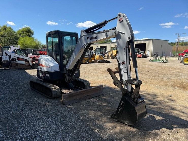 2010-bobcat-e35-image-6