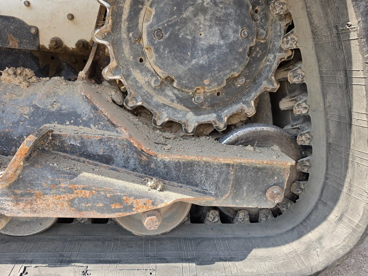 2022-bobcat-t770-image-56