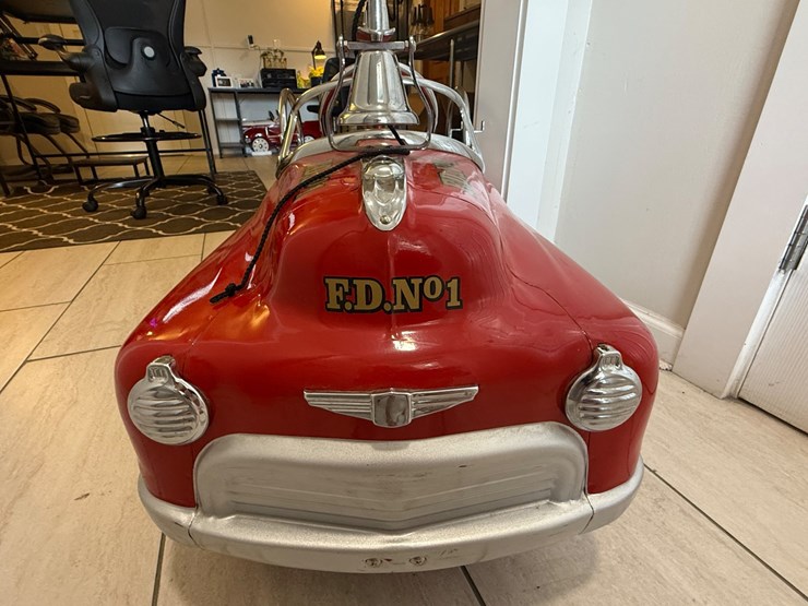 #1011-•-vintage-fdny-fire-fighter-pedal-car---engine-23-image-2