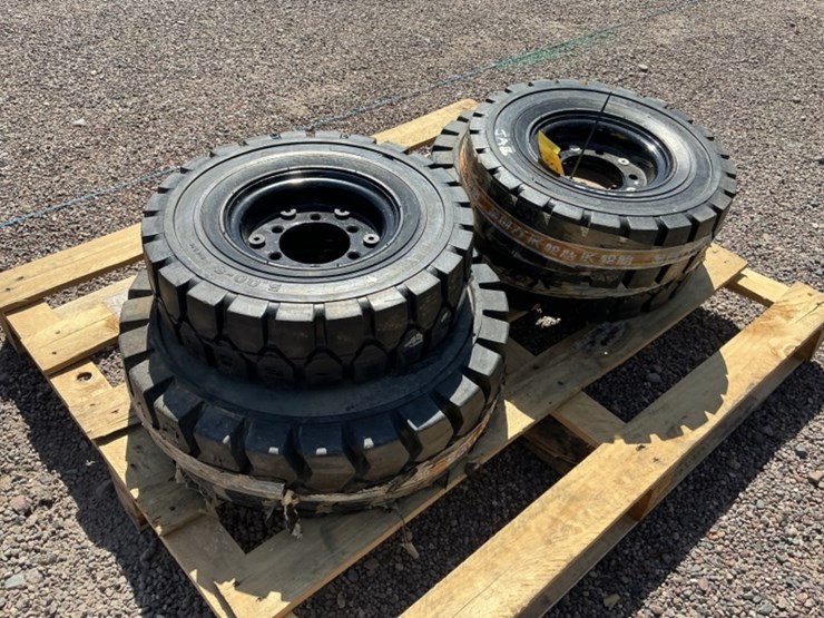 set-of-forklift-wheels-&-tires-image-2