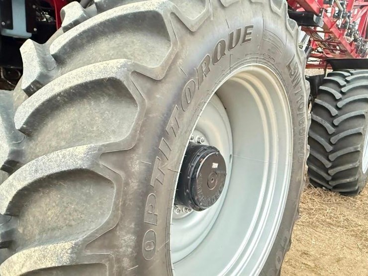 2024-case-ih-trident-5550-image-9