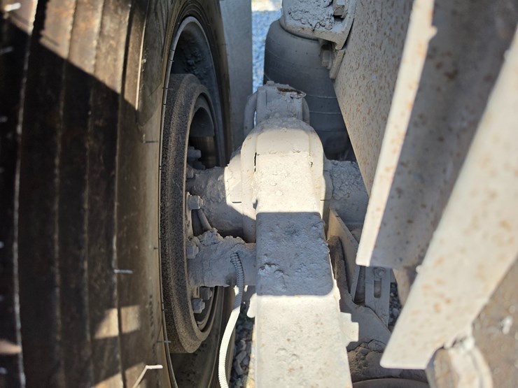 2005-peterbilt-379-image-58